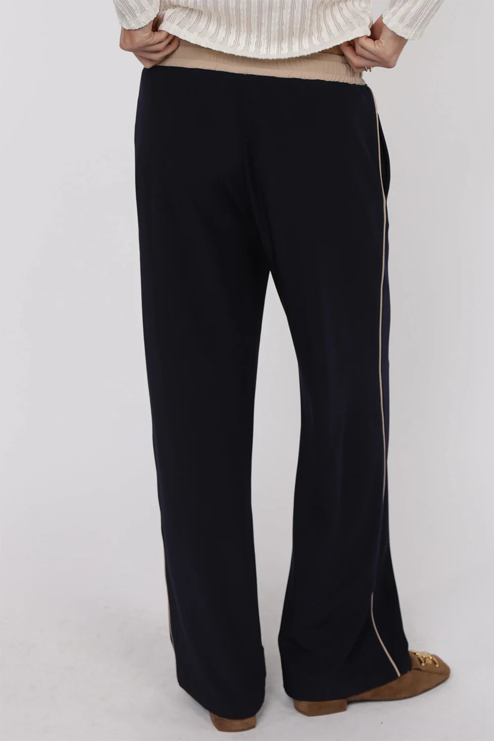 On Film Vintage Contrast Piping Drawstring Pant