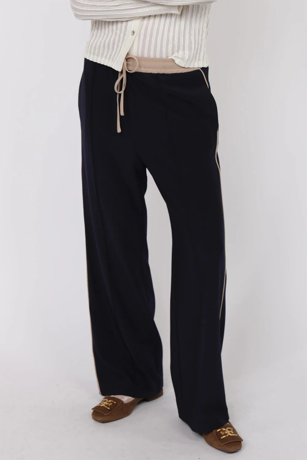 On Film Vintage Contrast Piping Drawstring Pant