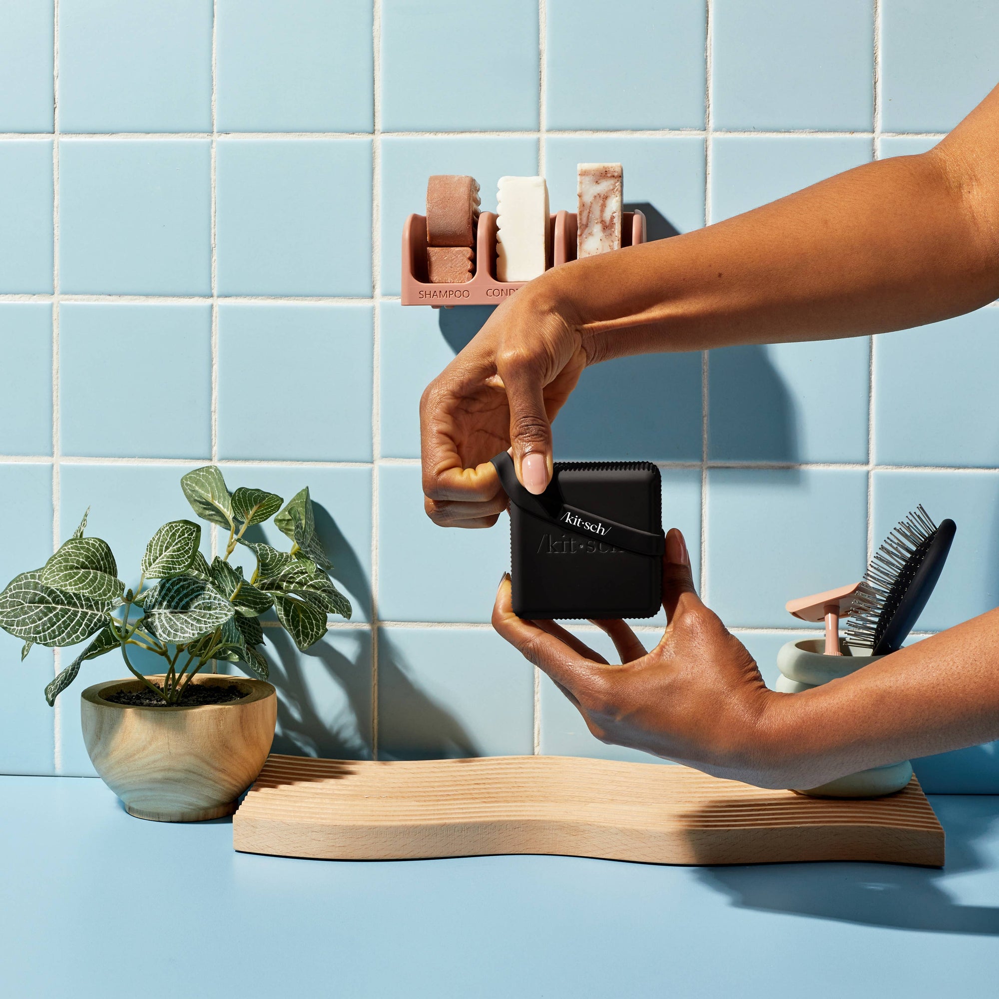 2-Compartment Travel Case - Black - sanitystyle