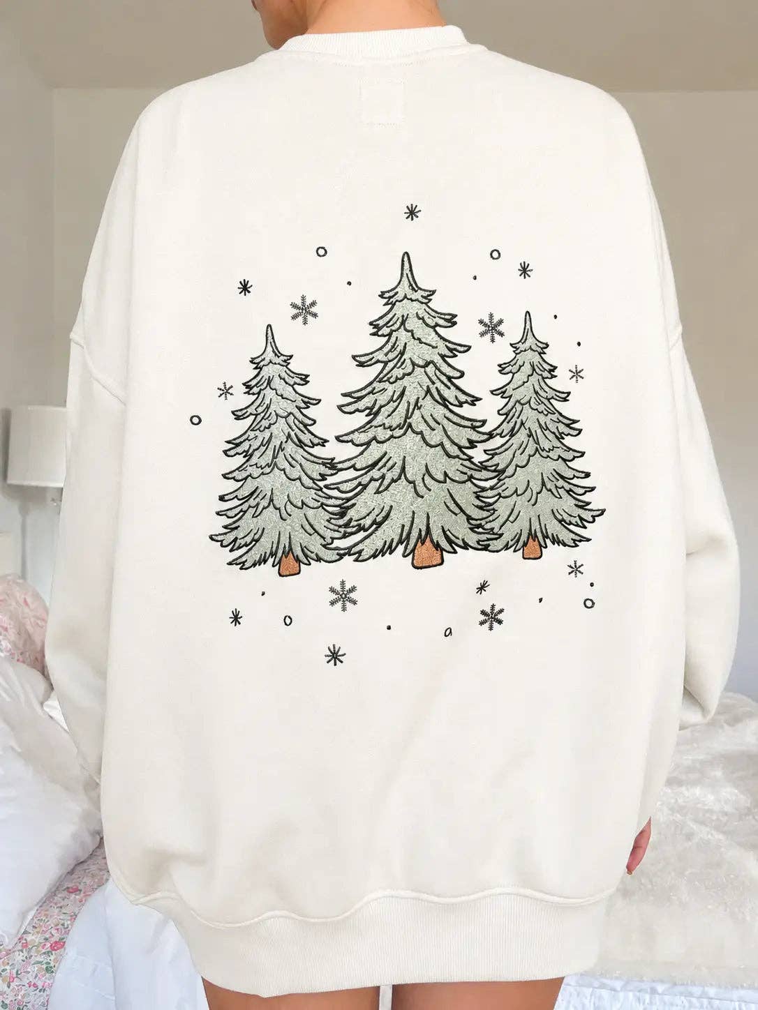 Sparkling Christmas Tree Embroidered Crewneck Sweatshirts