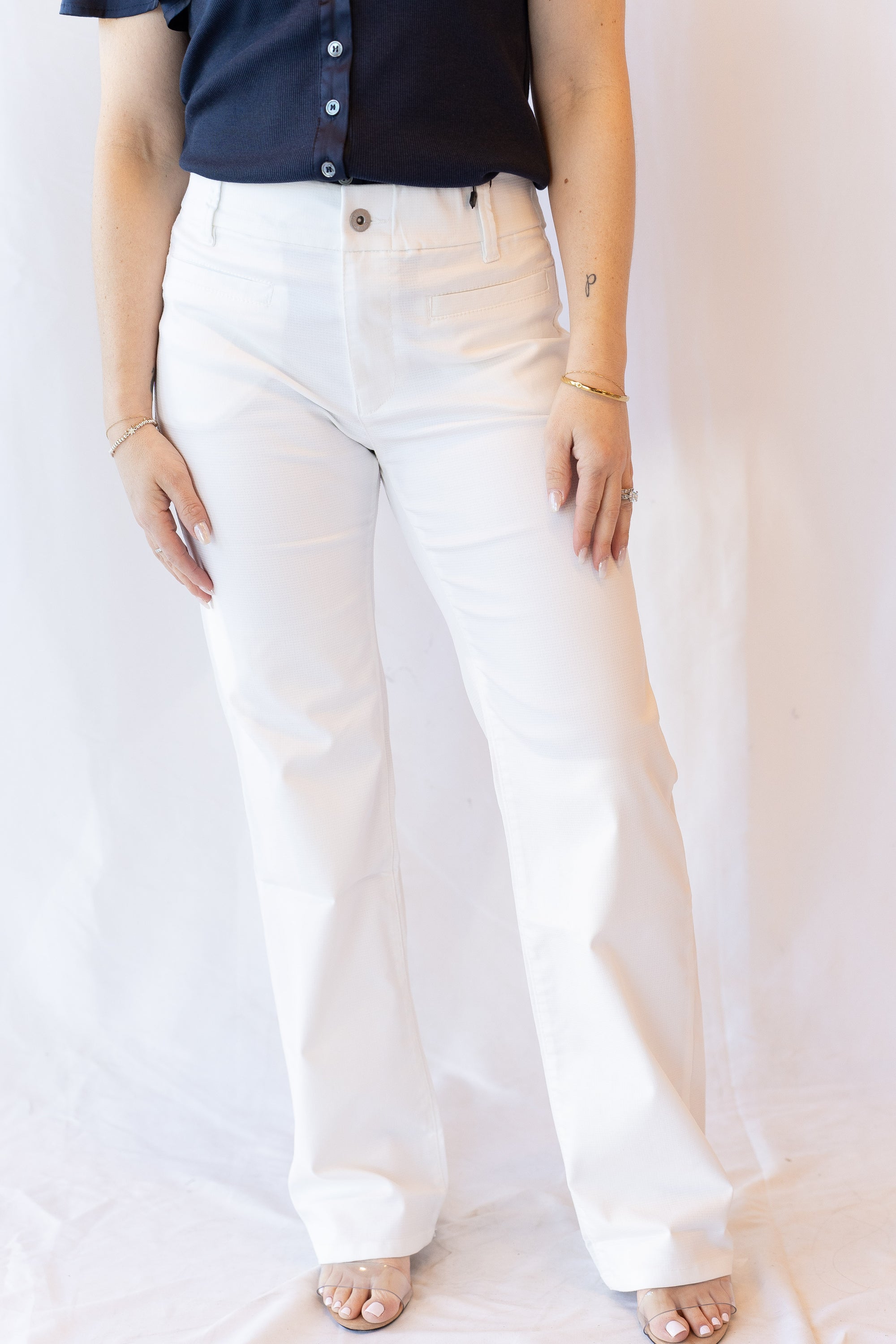 Bevy Flog Tami- White