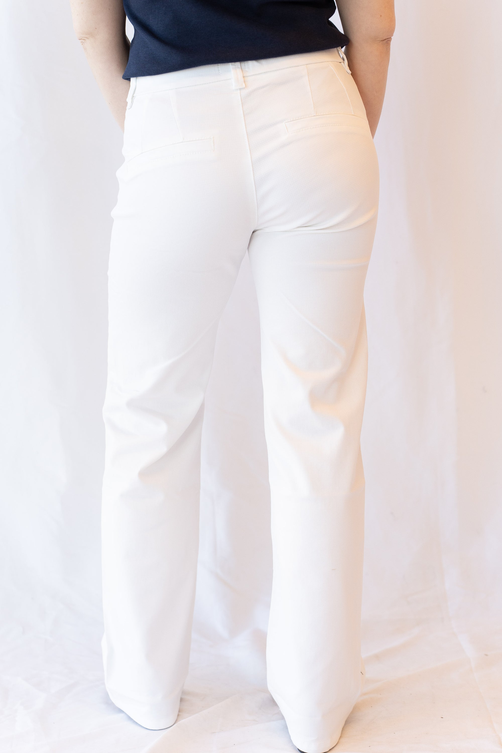 Bevy Flog Tami- White
