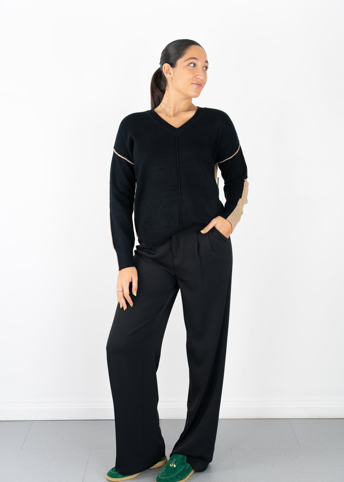 Fiore V-Neck Exposed Seam Sweater - Black Camel