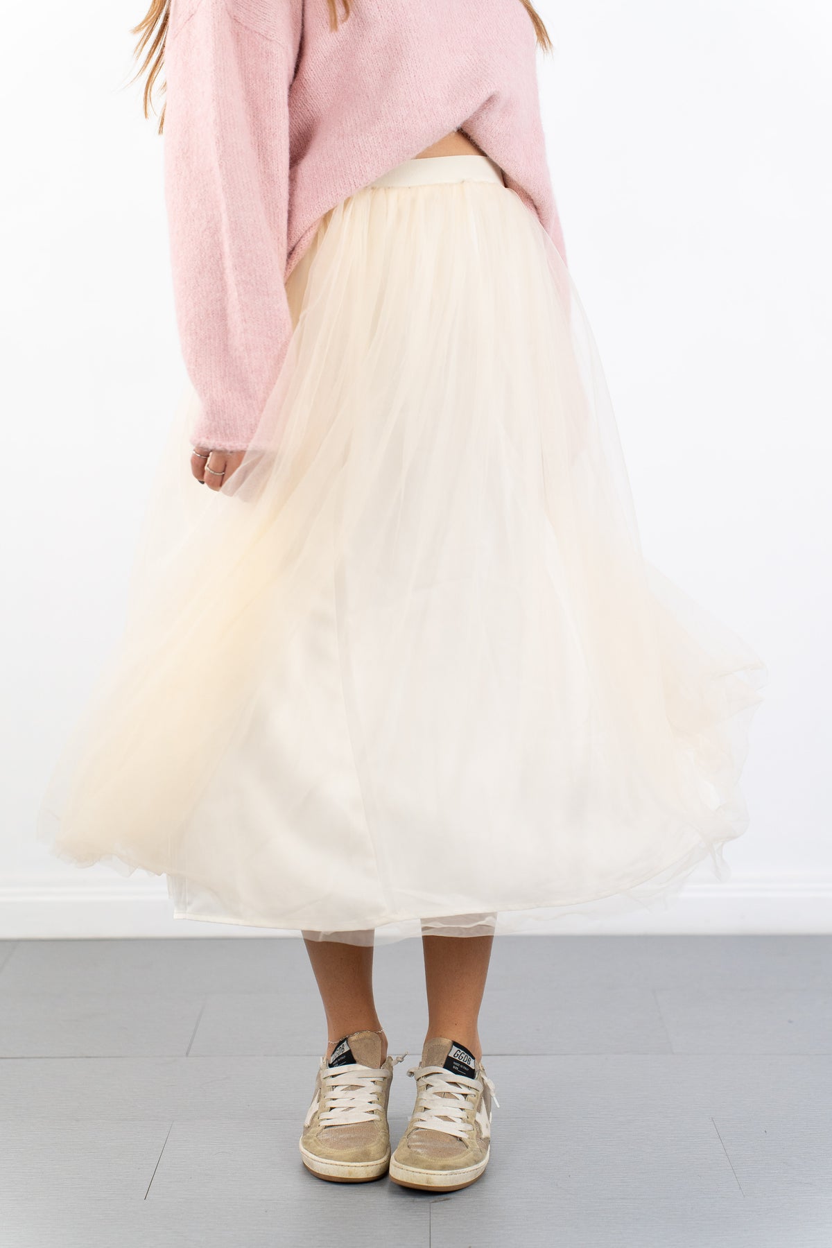Invitation Tulle Midi Skirt