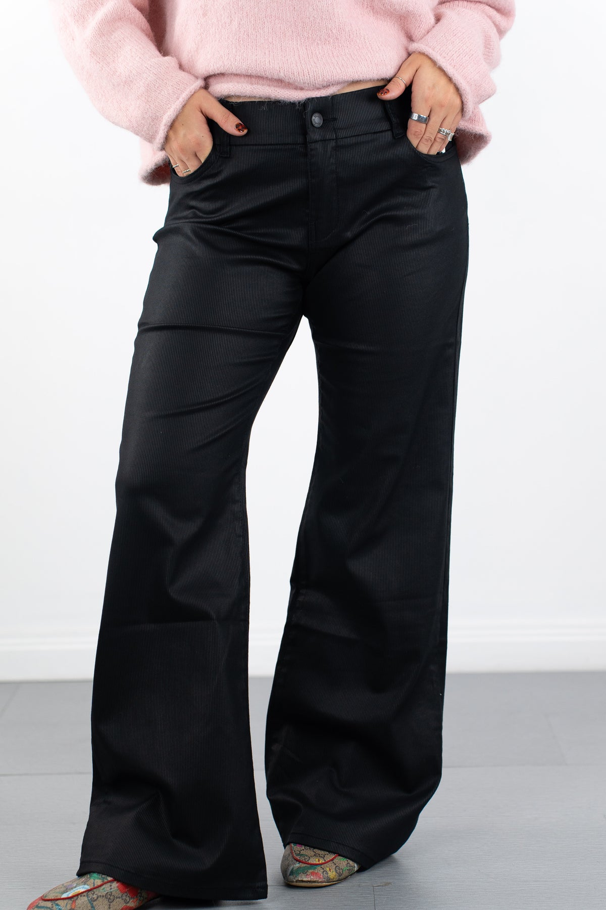 Bevy Flog Sarah Black Stripe