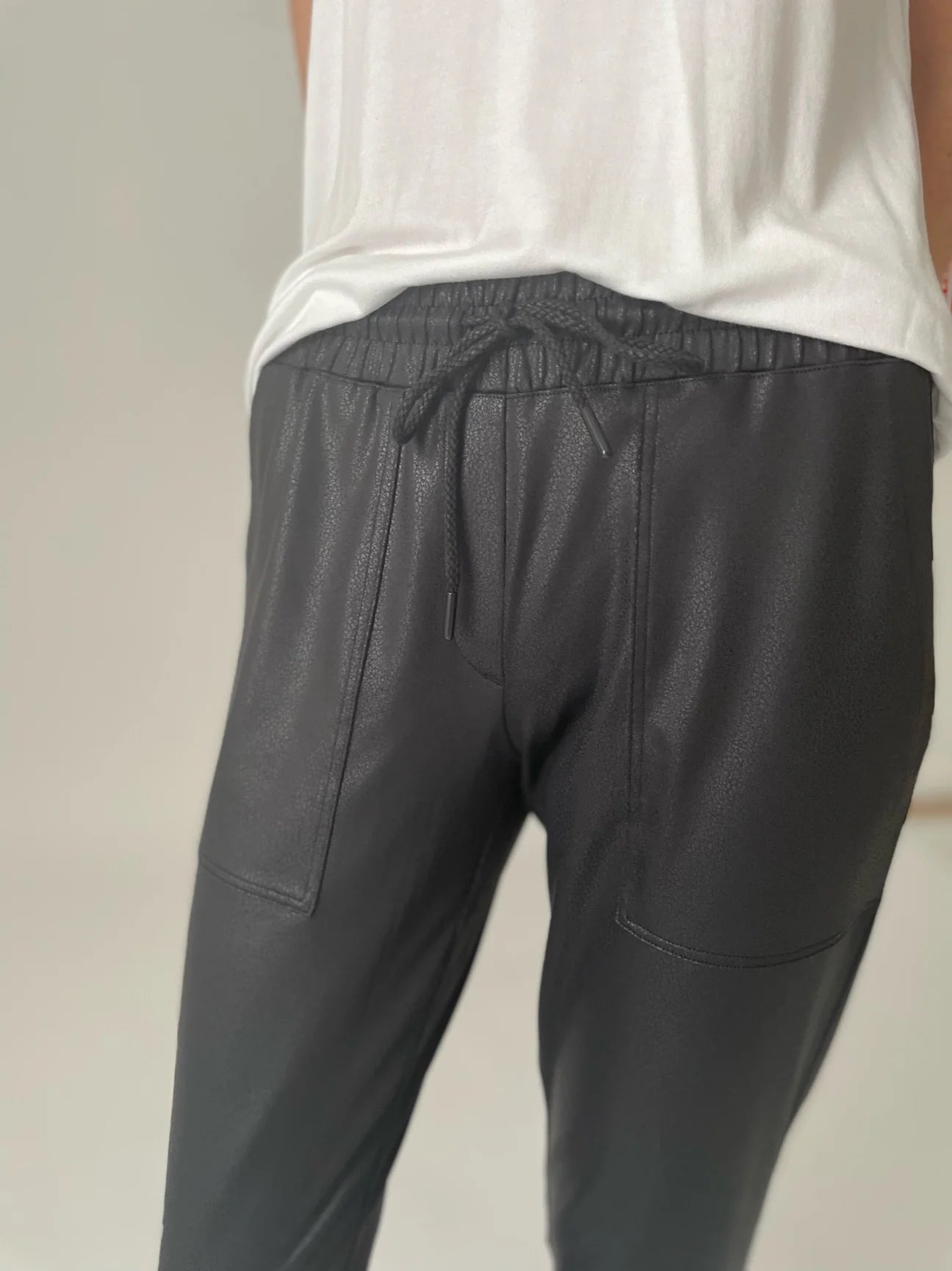 Headliner Coated Jogger