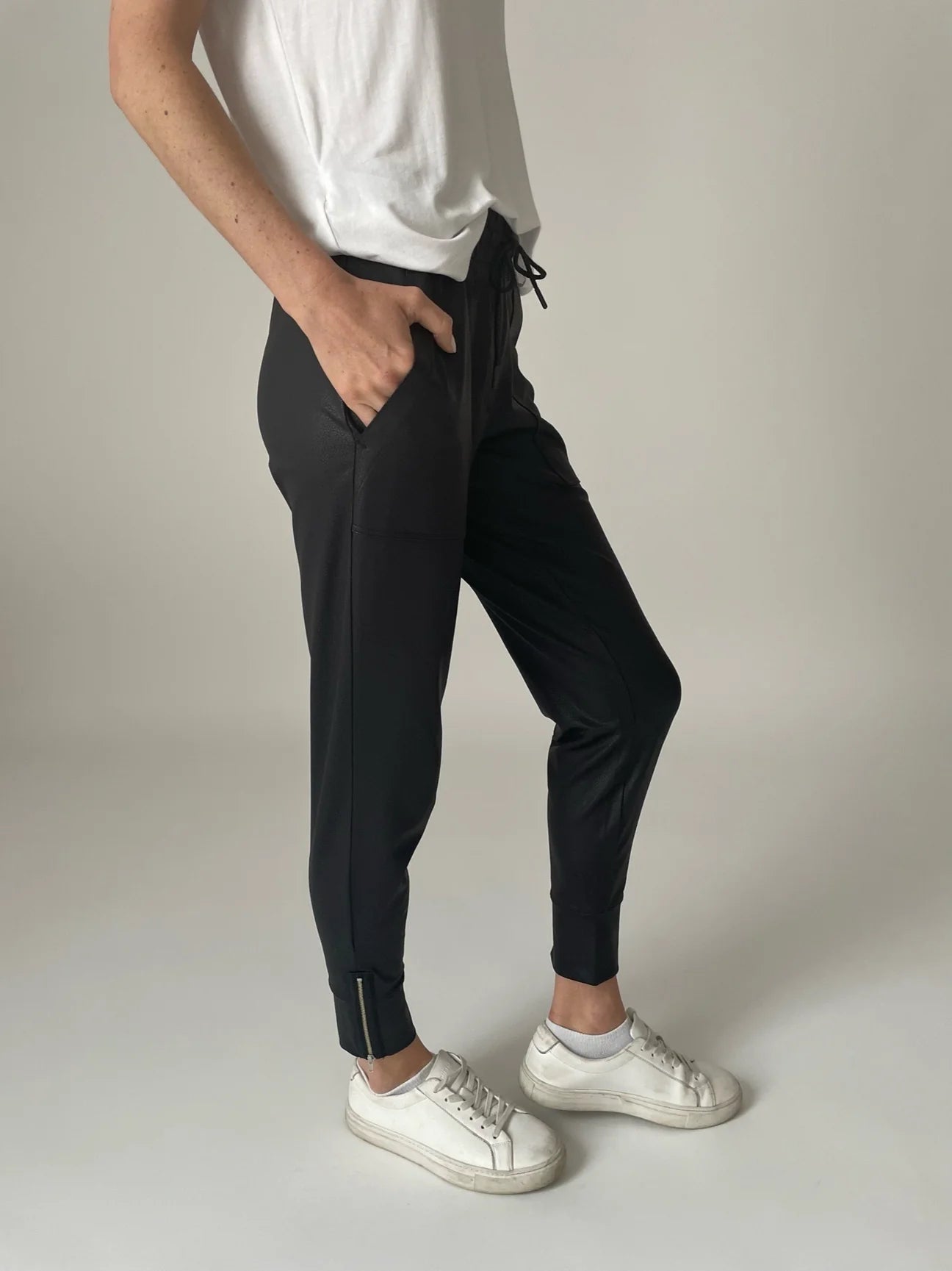 Headliner Coated Jogger