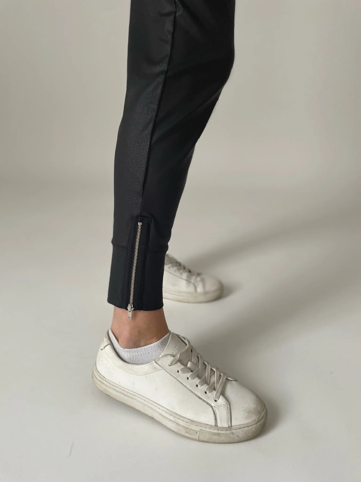 Headliner Coated Jogger