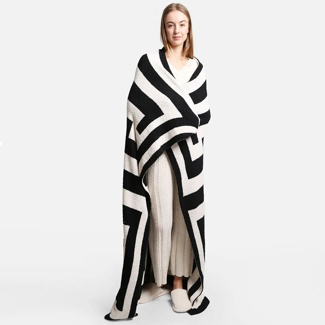 Greek Key Print Blanket - Thumbnail 2